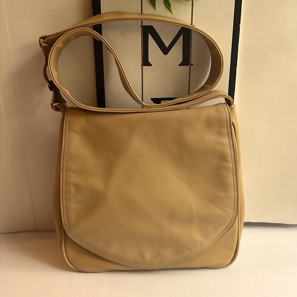 Vintage Saddle River Cream Leather Crossbody Bag